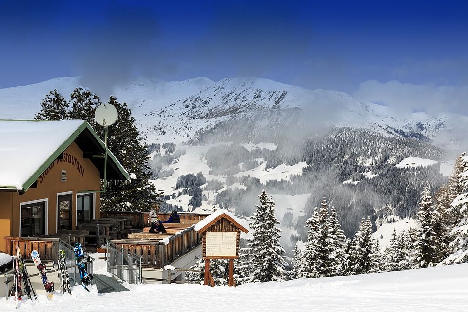 The Top 5 Skiing Resorts in the World
